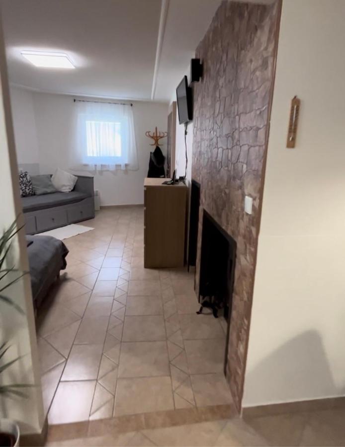 Ferienwohnung Deduv Sklep Hlohovec Exterior foto